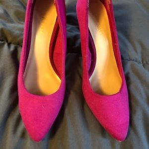 Old Navy Fuchsia Pointed-Toe Heels